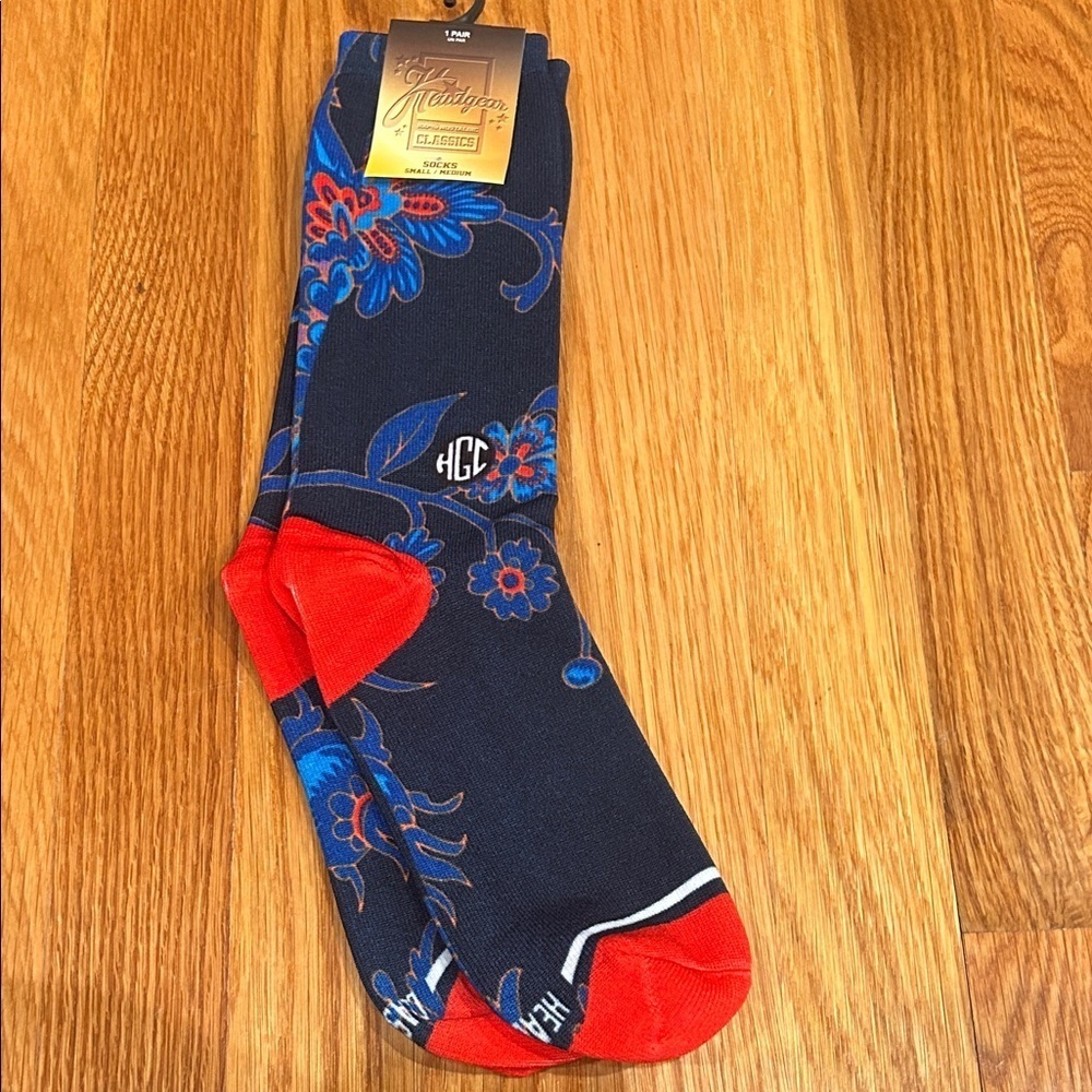 Headgear classic Men's Navy and Red Floral Belair Socks small medium new